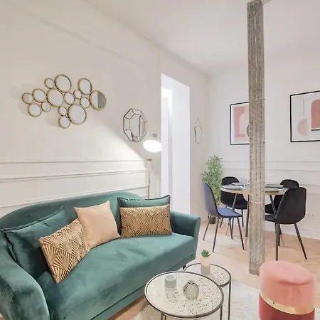 Modern Mirosmenil V Paris